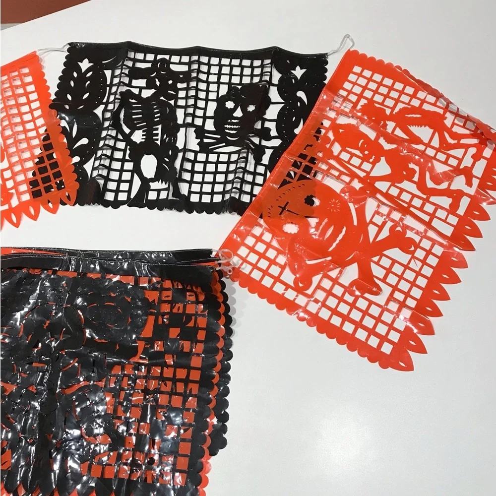 ☀️☀️8 Plastic Day of the Dead Theme String Connected Banners, 19”x 13” ea…